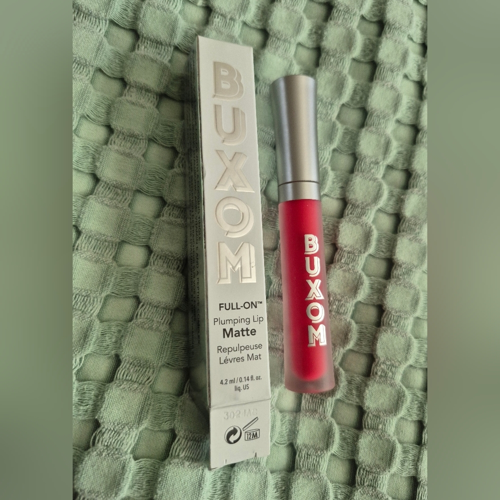 Buxom Plumping Lip Matte - Hit The Beach